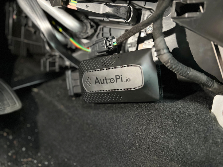 AutoPi CM4 device in car 1
